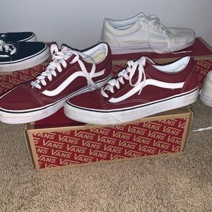 Old Skool “Tiger’s eye” vans.
